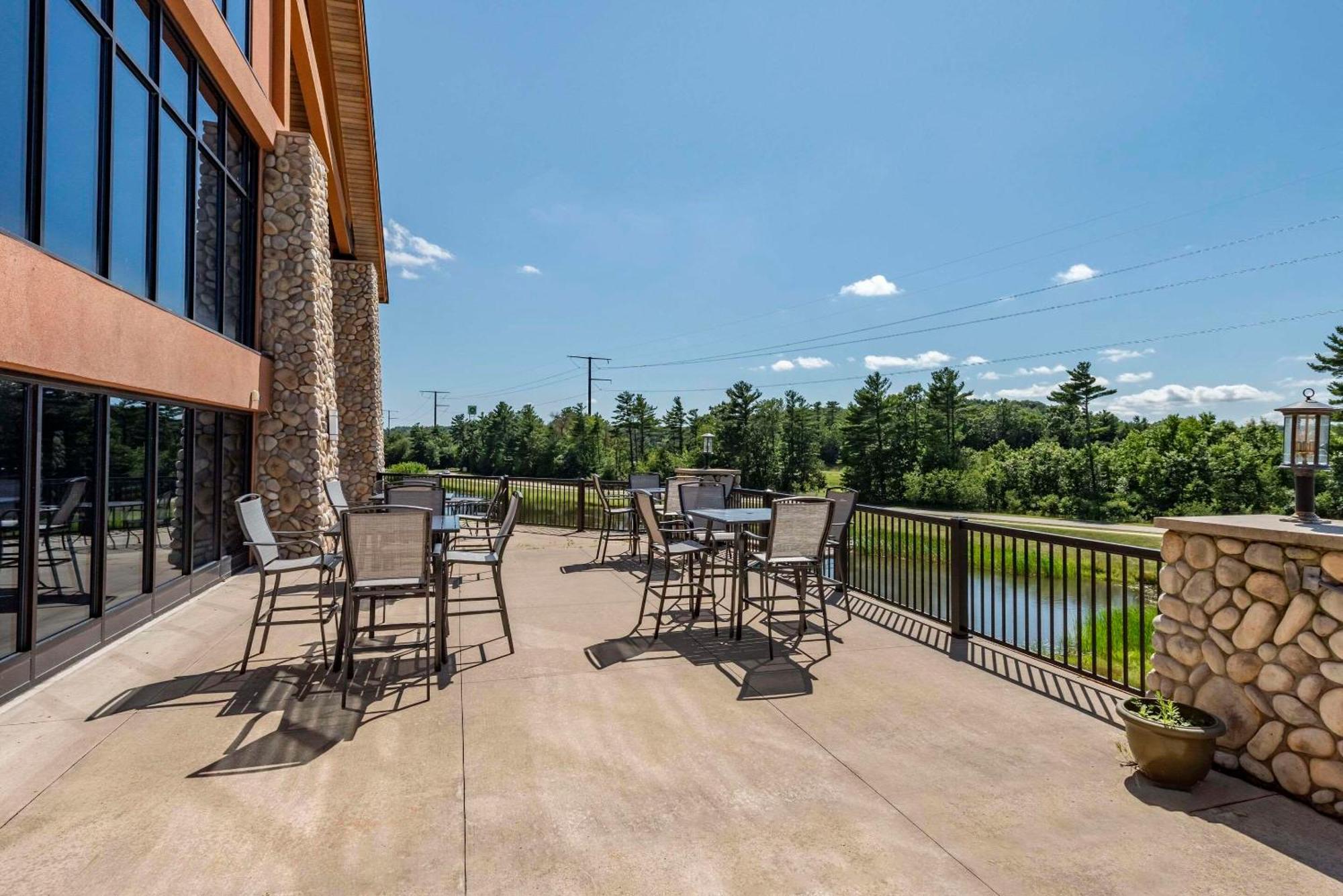 Three Bears Resort Waterpark Near Tomah Ascend Collection Warrens Exteriör bild
