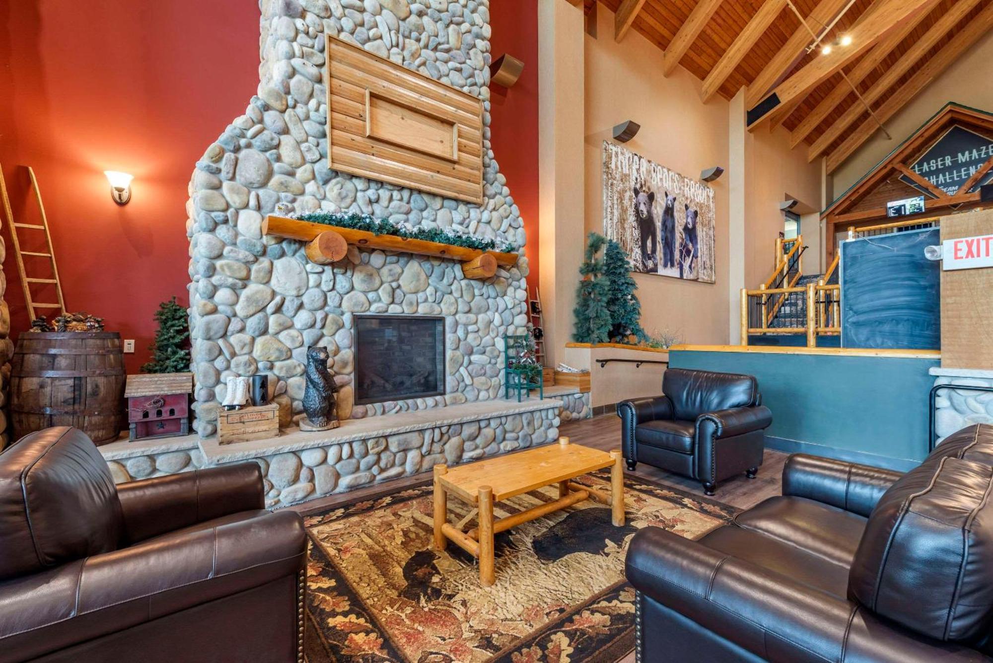 Three Bears Resort Waterpark Near Tomah Ascend Collection Warrens Exteriör bild