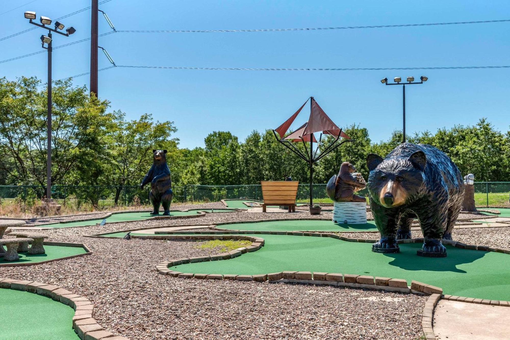 Three Bears Resort Waterpark Near Tomah Ascend Collection Warrens Exteriör bild
