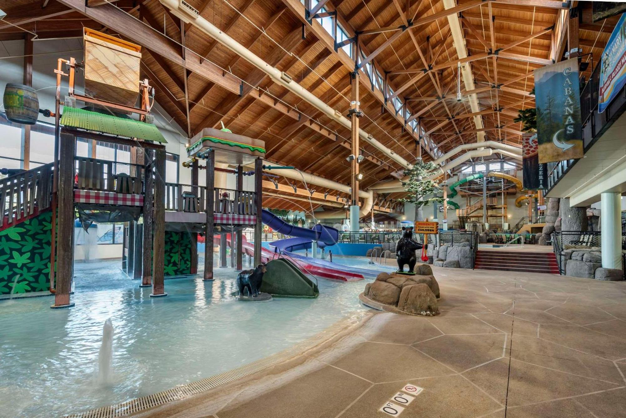 Three Bears Resort Waterpark Near Tomah Ascend Collection Warrens Exteriör bild
